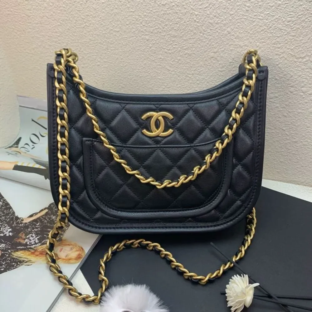 CHANEL brand color